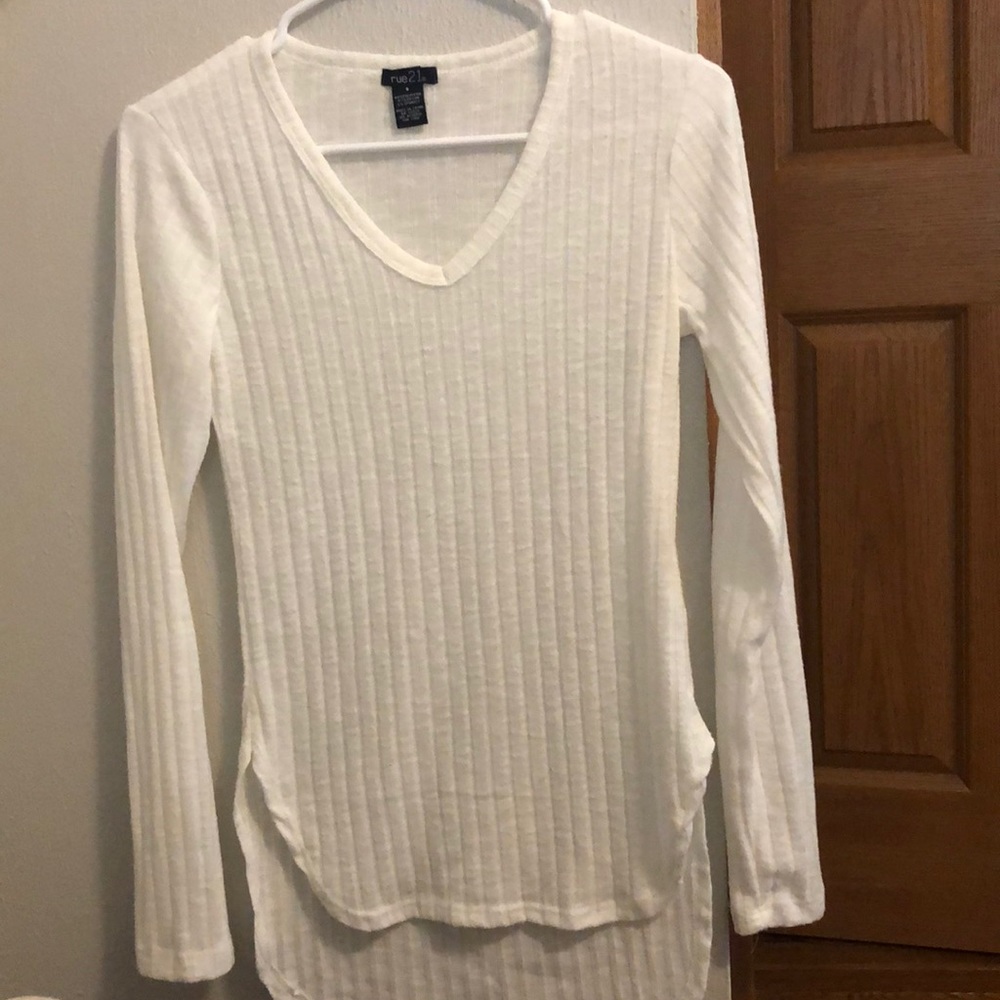 RUE 21 long sleeve sweater
